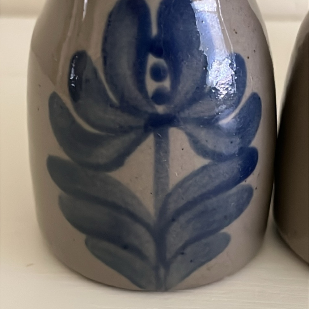 VINTAGE BEAUMONT BROTHERS POTTERY SALT GLAZED SALT PEPPER SHAKERS MADE IN USA - Picture 9 of 10